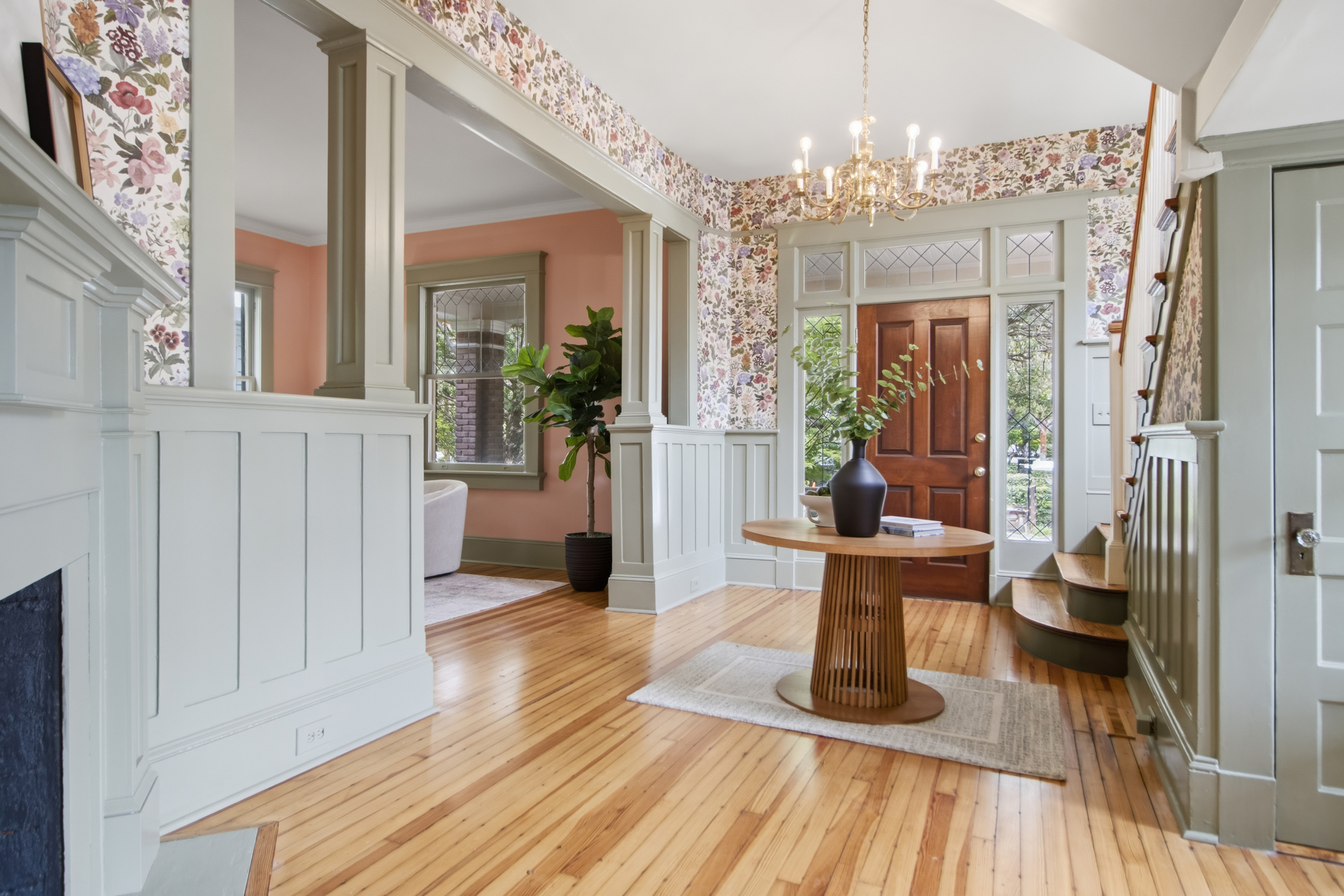 Historic staircase and paneled interior at 173 Tradd Street
